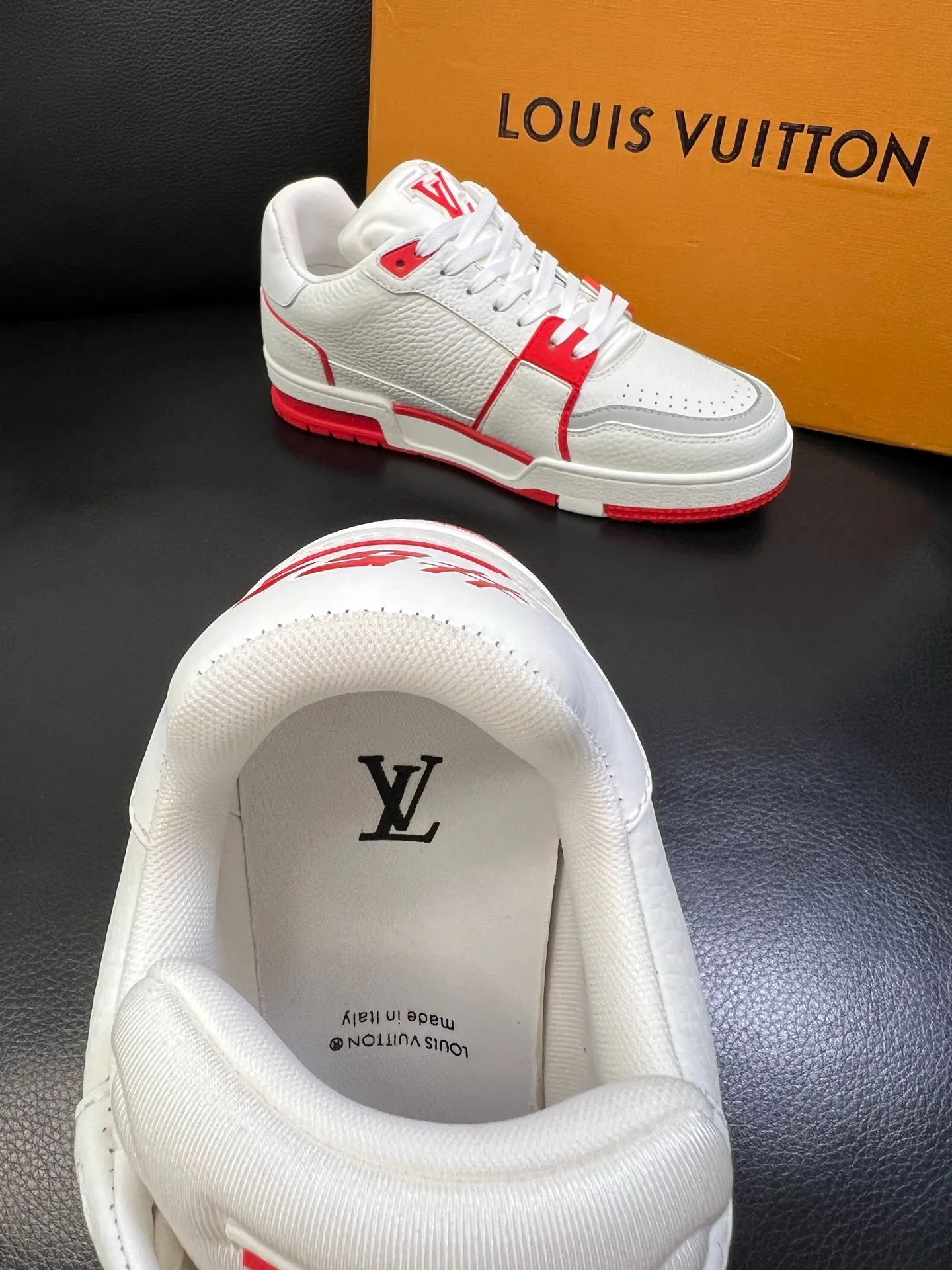 Men's shoes 💰900 Lv top purchasing agent Louis Vuitton, sports sneakers counter synchronization, uppers imported from Italy, high-quality splicing colorful complex crafts, imported mesh pads are soft and comfortable, soles: original soles specially provided by the original factory, T men's shoes 💰U exclusive movable molded soles super comfortable, original factory and single goods, high quality, welcome to compare, code number 39-44 (customized 38 45)